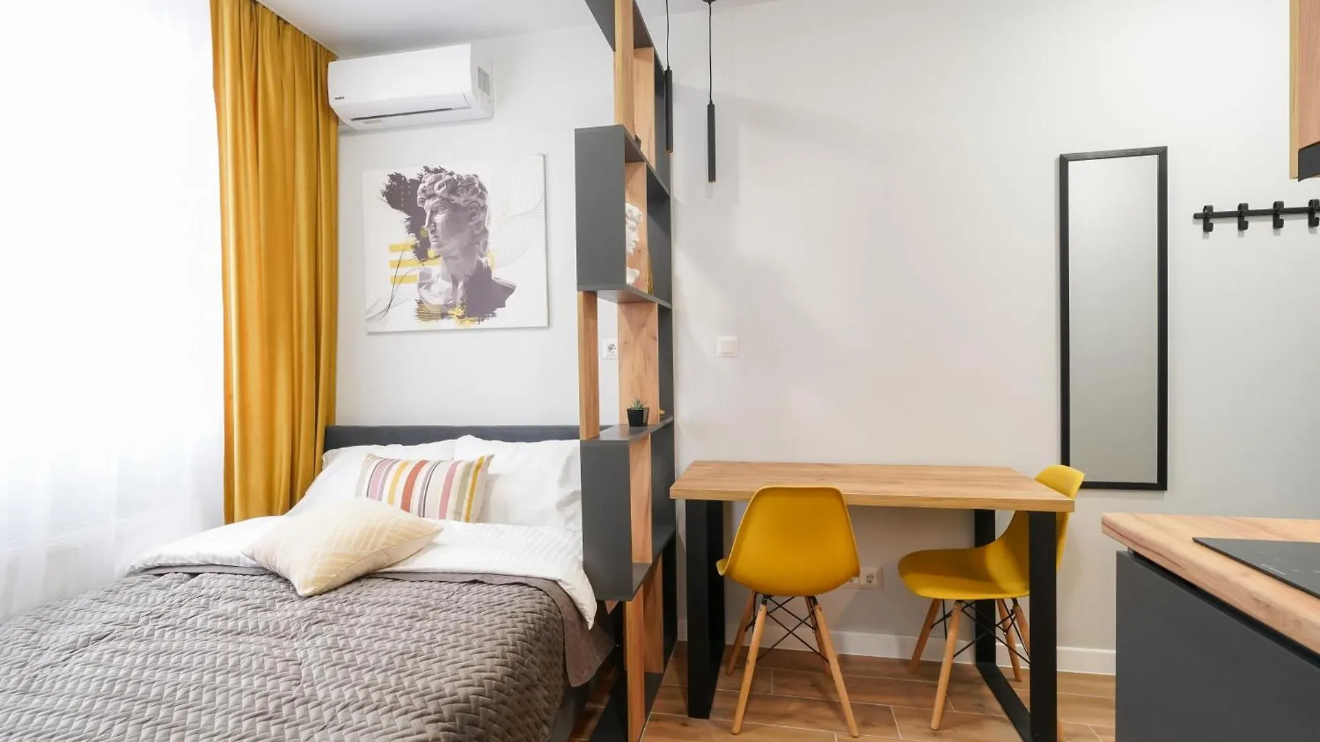Apartment Myfreedom Апартаменти Метро Почайна Kyiv Ukraine