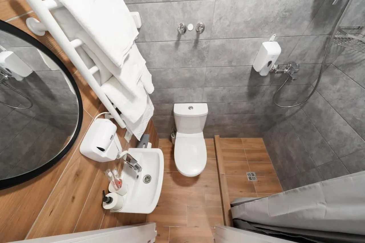 Myfreedom Апартаменти Метро Почайна Kyiv Apartment