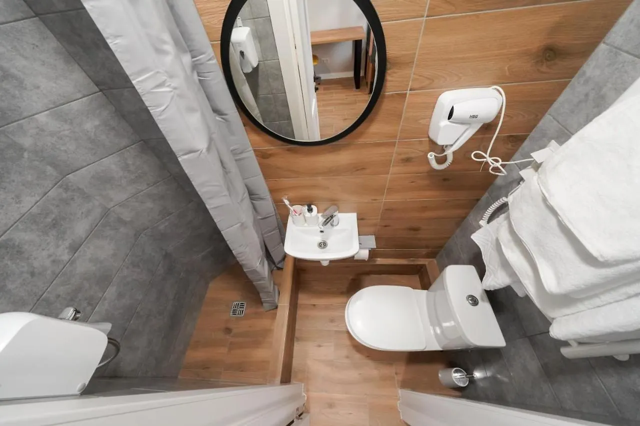Myfreedom Апартаменти Метро Почайна Kyiv Apartment